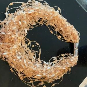 chocker thread necklace